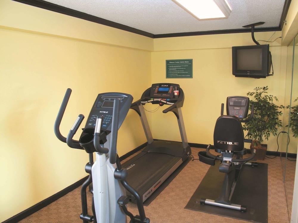 La Quinta Inn By Wyndham Columbia Se Fort Jackson Екстер'єр фото