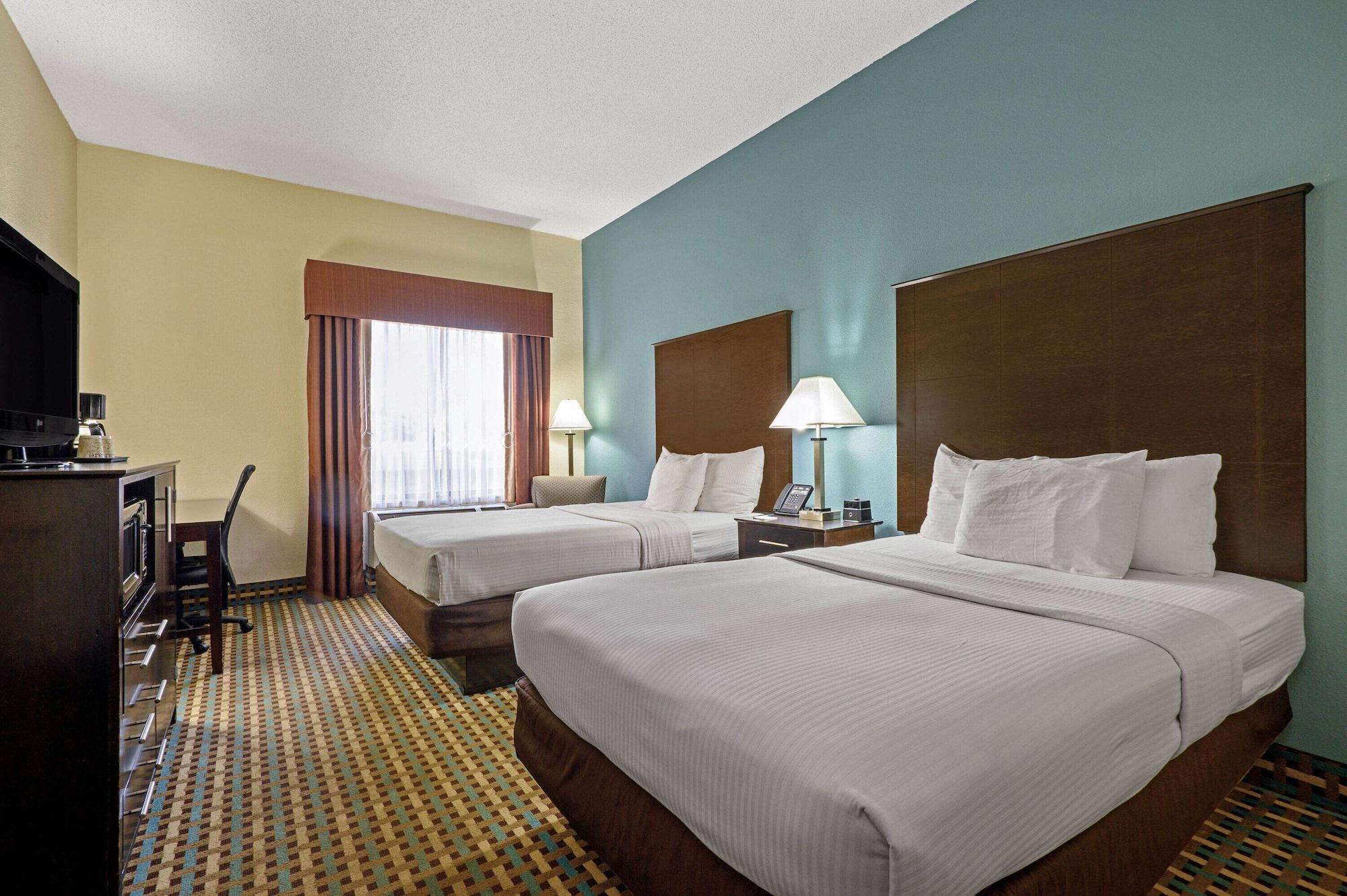 La Quinta Inn By Wyndham Columbia Se Fort Jackson Екстер'єр фото
