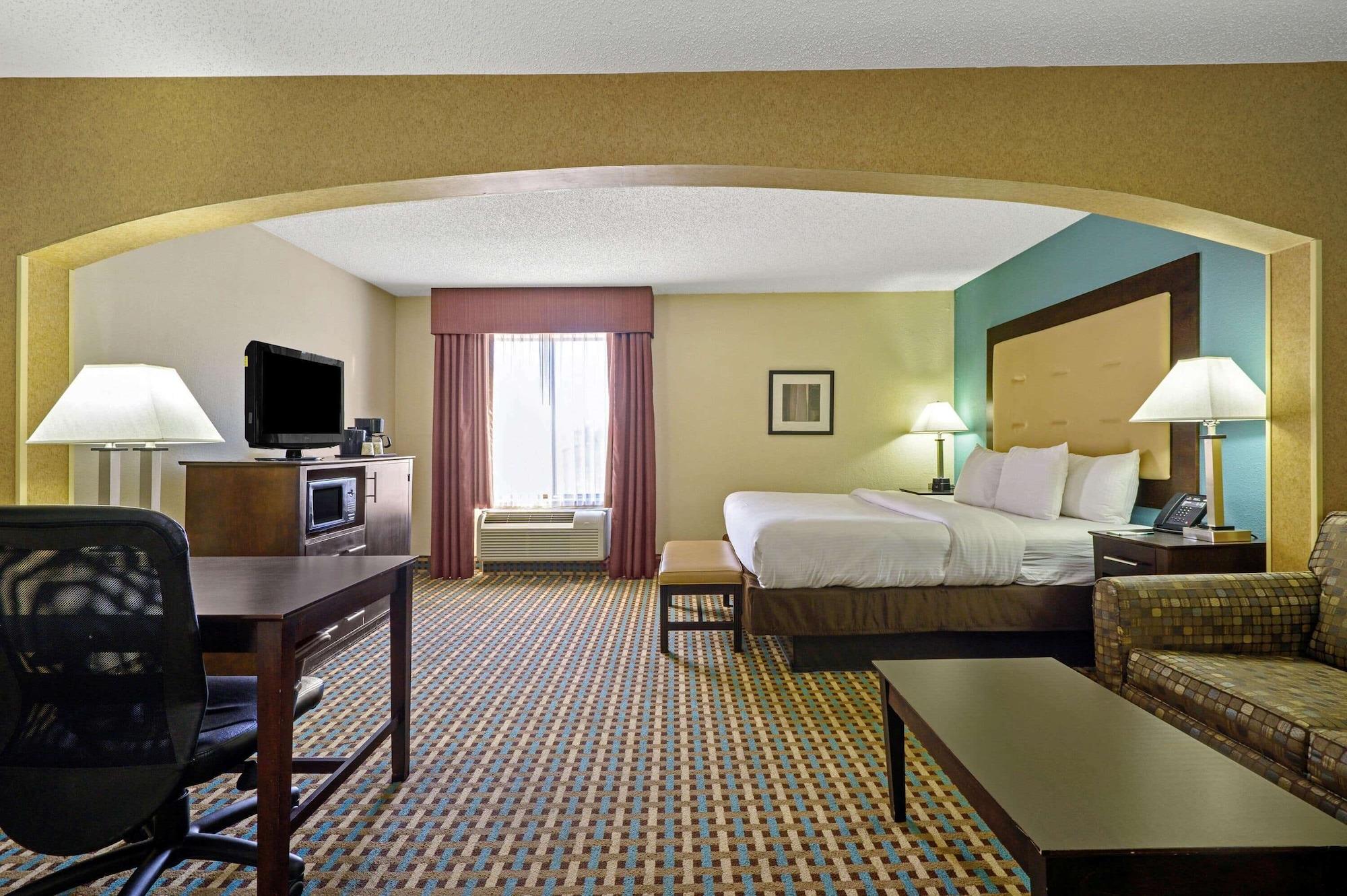 La Quinta Inn By Wyndham Columbia Se Fort Jackson Екстер'єр фото