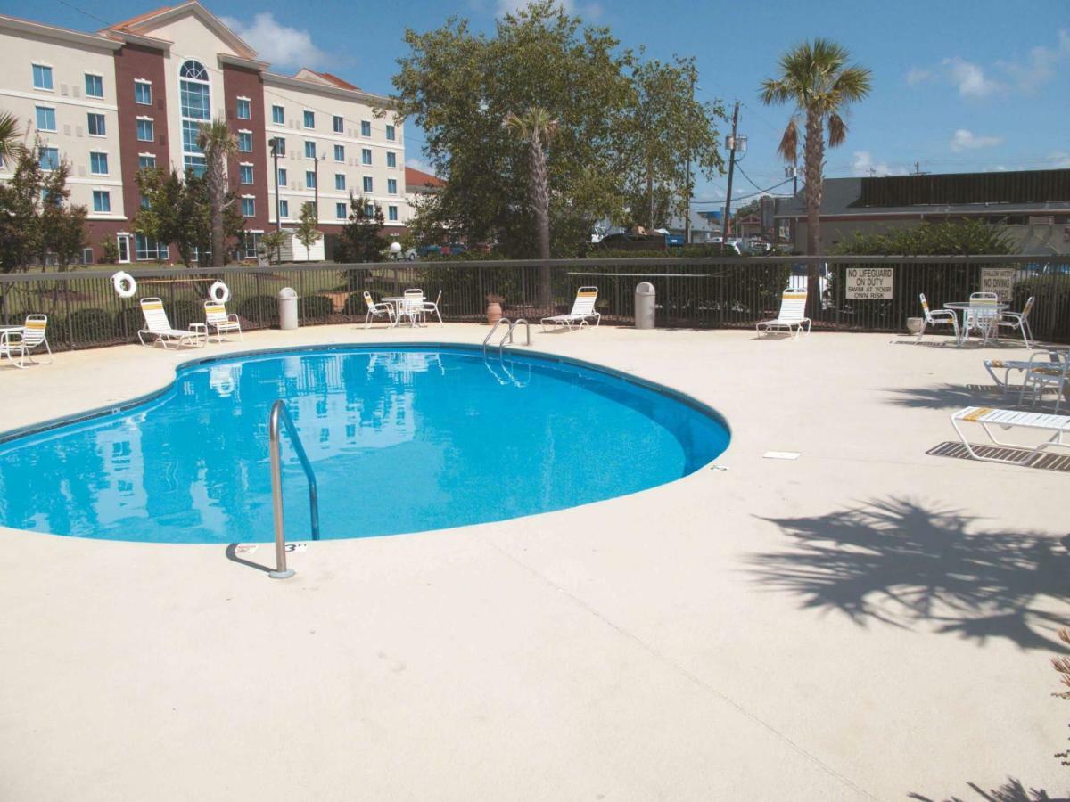 La Quinta Inn By Wyndham Columbia Se Fort Jackson Екстер'єр фото