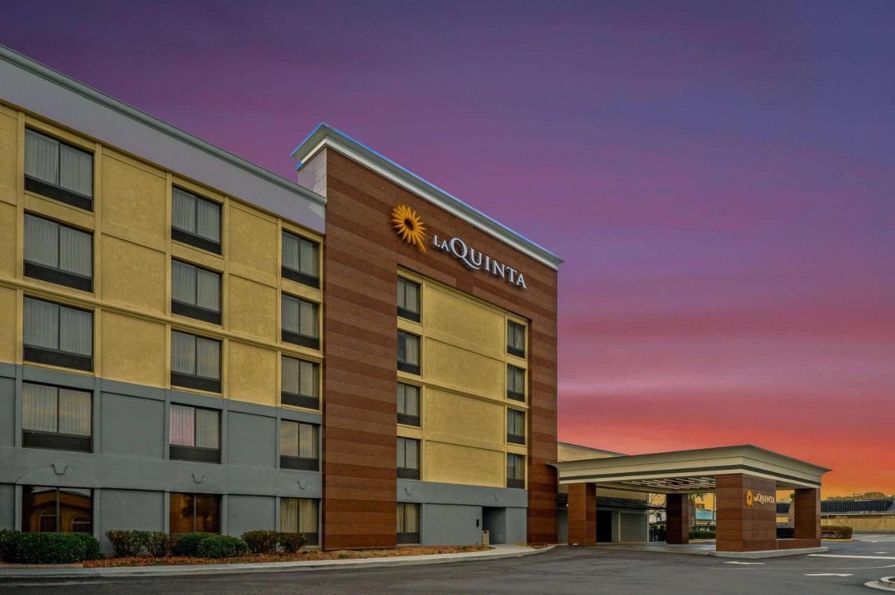 La Quinta Inn By Wyndham Columbia Se Fort Jackson Екстер'єр фото